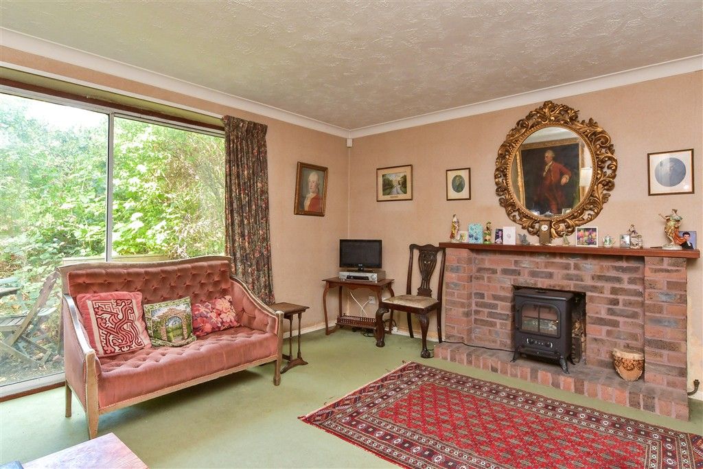 Property photo 1 of 13 Lounge