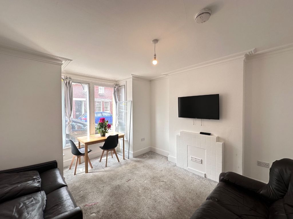 Property photo 3 of 10 4205144