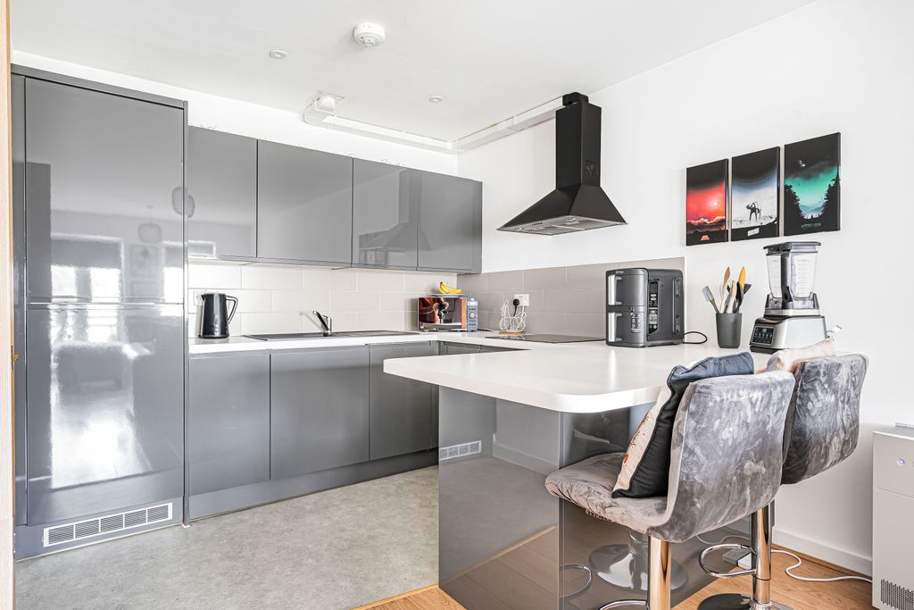 Property photo 3 of 16 678056