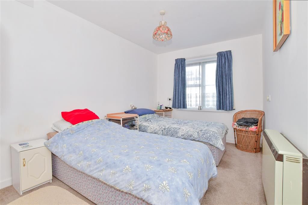 Property photo 3 of 7 Bedroom 1