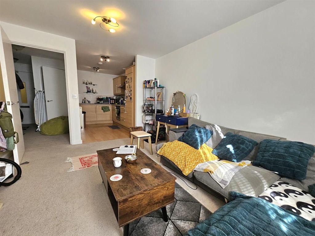Property photo 3 of 9