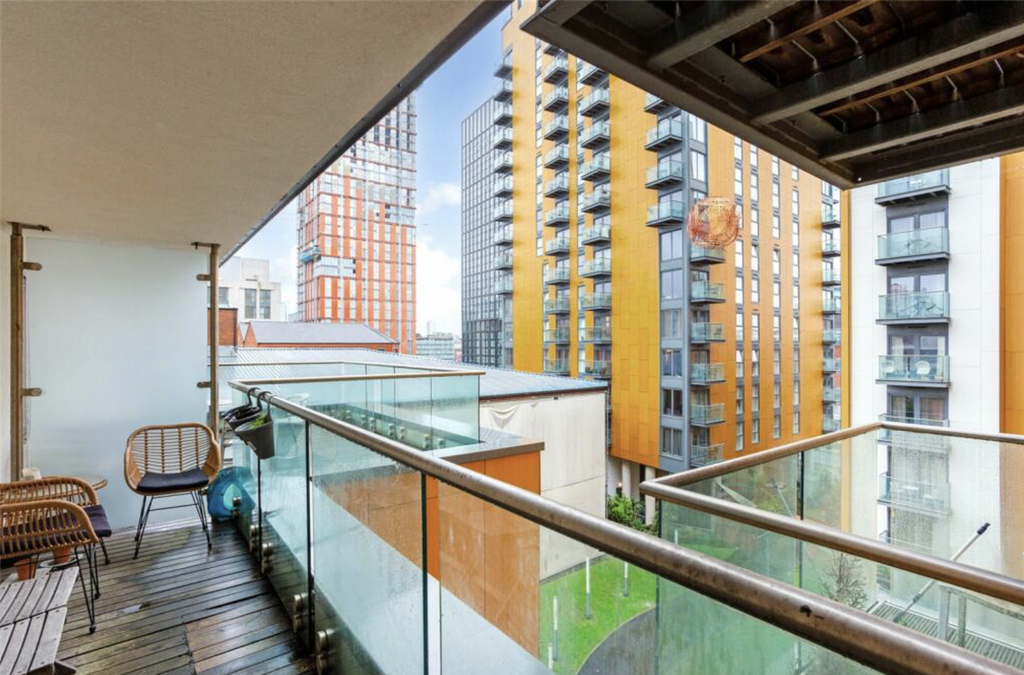 Property photo 3 of 6 4. Balcony.Png