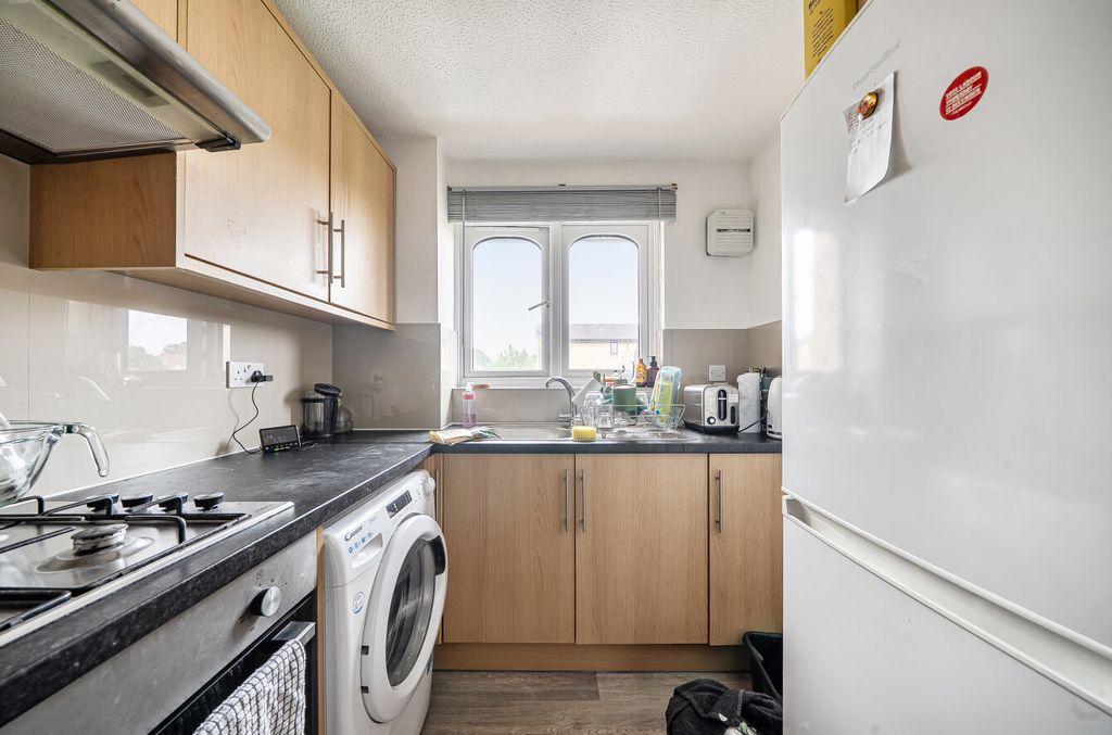 Property photo 2 of 6 1468966-10-6A1Eaa...