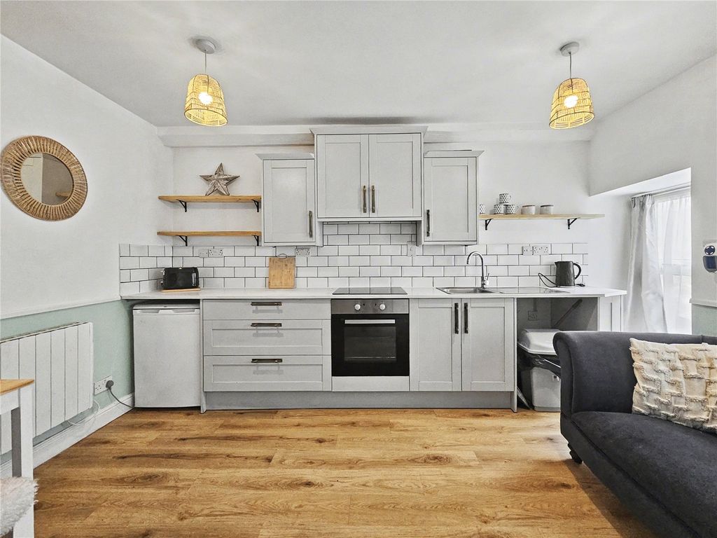 Property photo 3 of 11 Picture No. 10