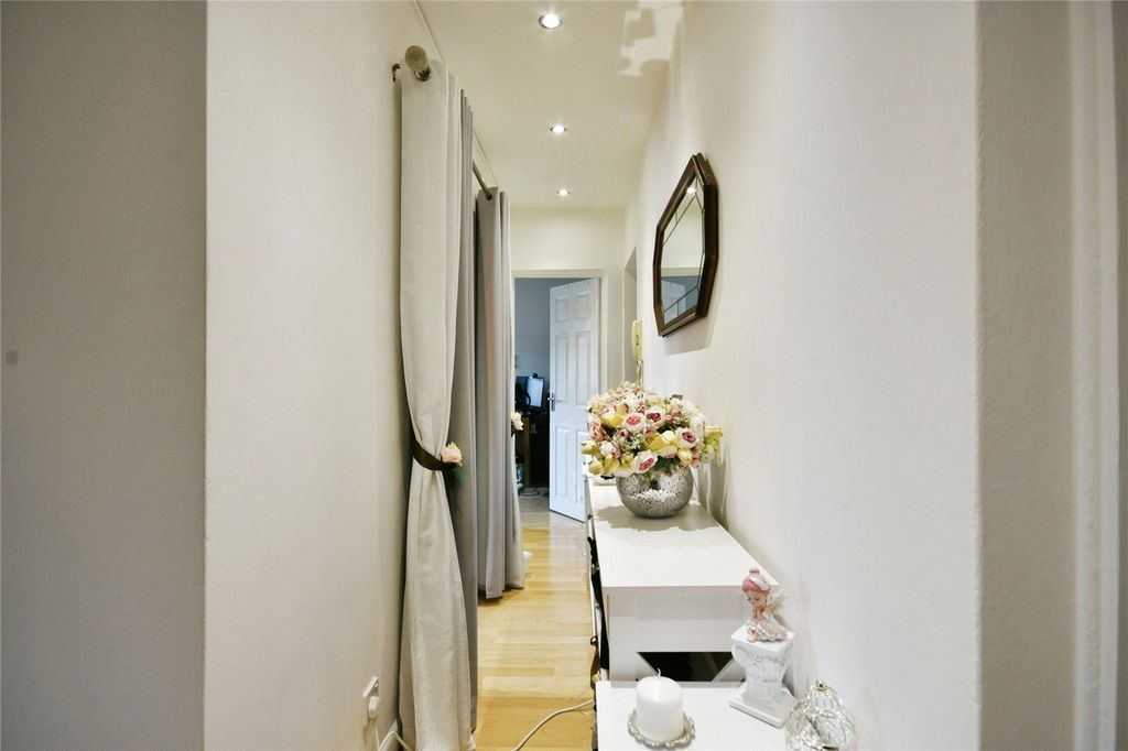 Property photo 2 of 15 Entrance Hallway