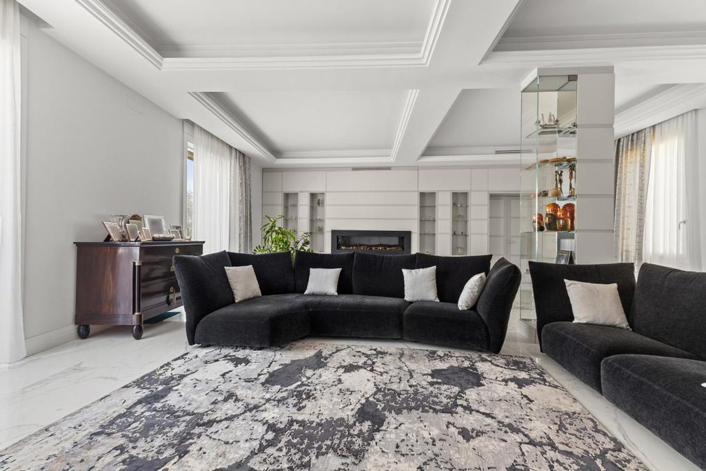 Property photo 3 of 22