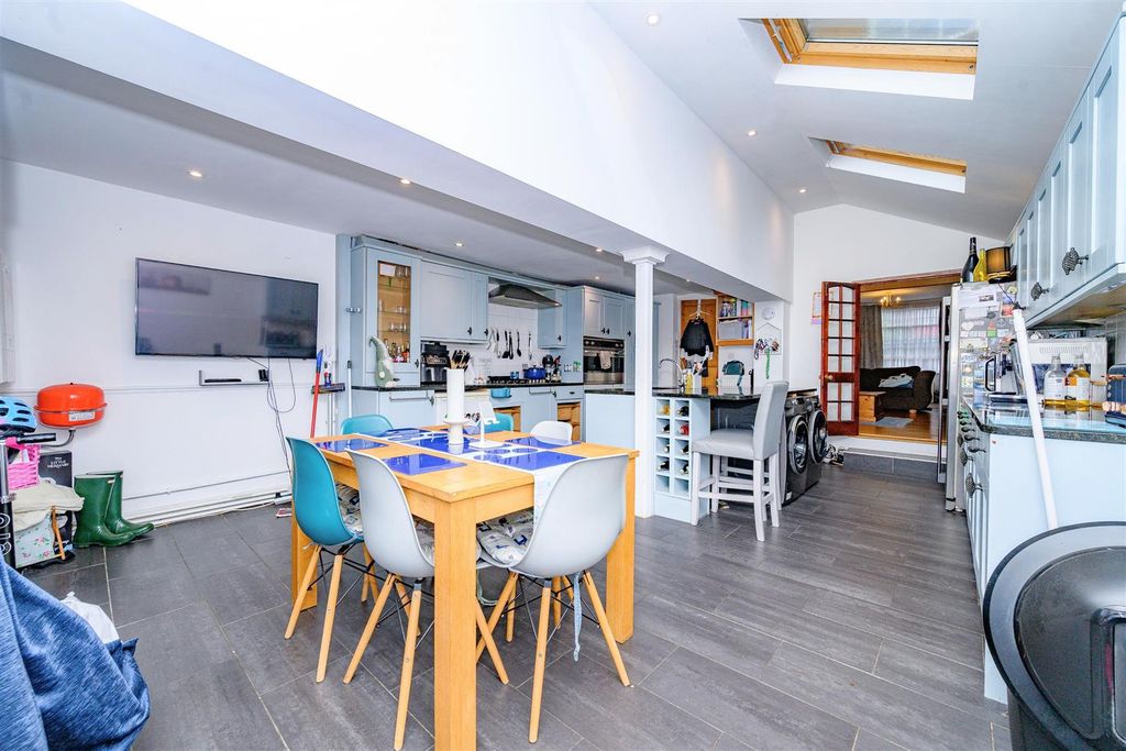 Property photo 3 of 17 Kitchen_Diner (1).Jpg