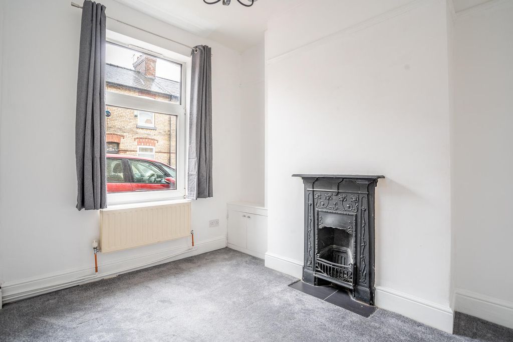 Property photo 3 of 15 Living Room