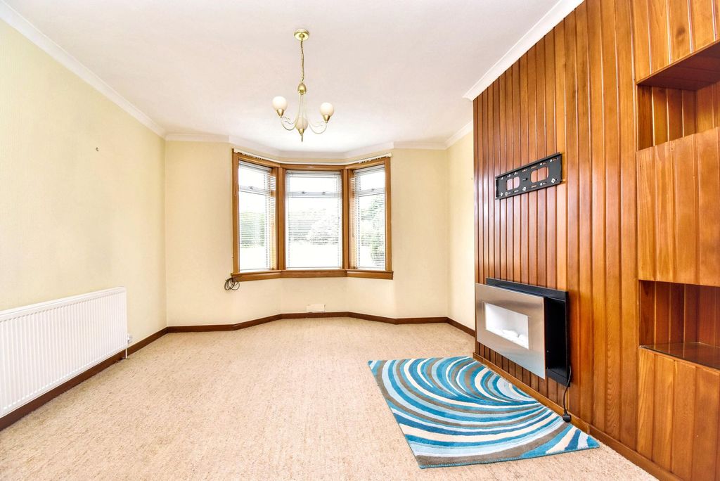 Property photo 2 of 16 Lounge/Dining Angle 1
