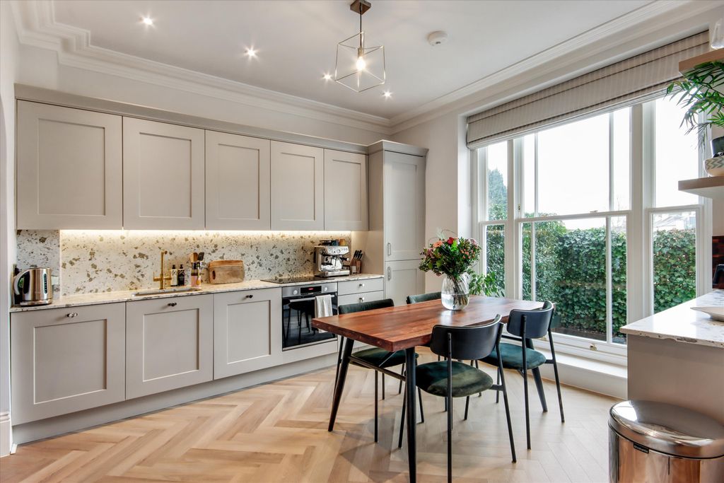 Property photo 3 of 13 Image