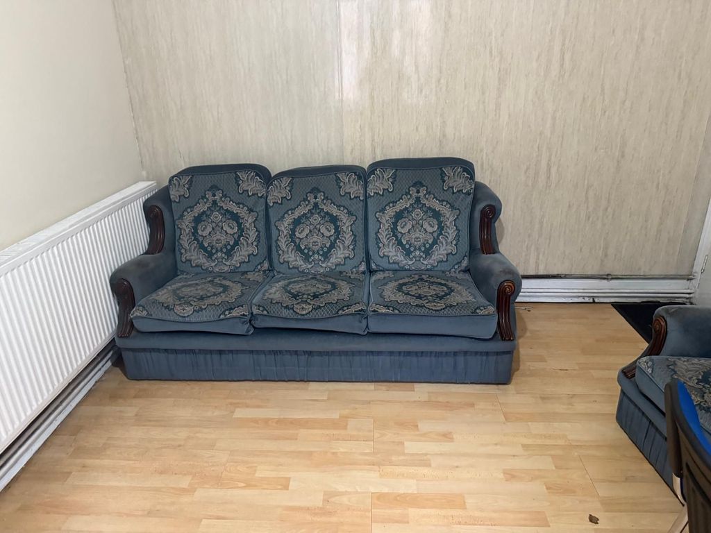 Property photo 2 of 8