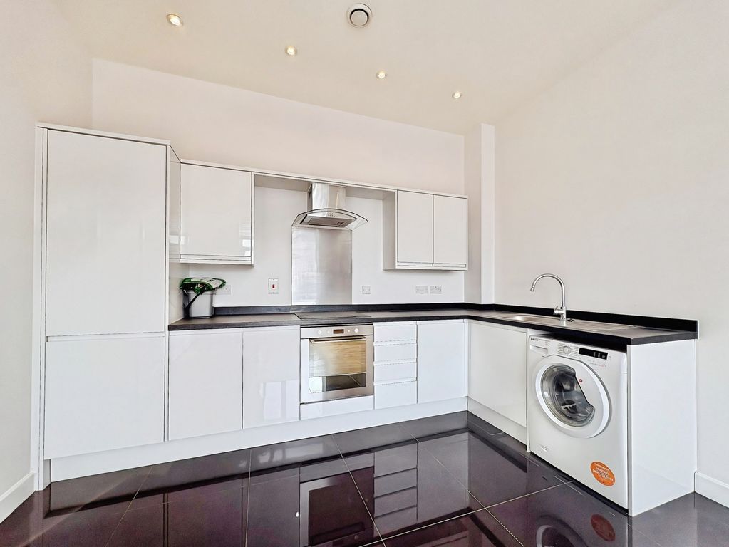 Property photo 3 of 11 Pbox-Img.Jpg