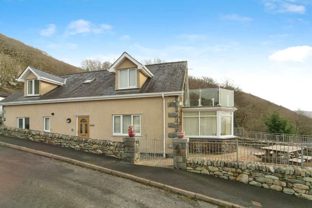 Property photo 1 of 22