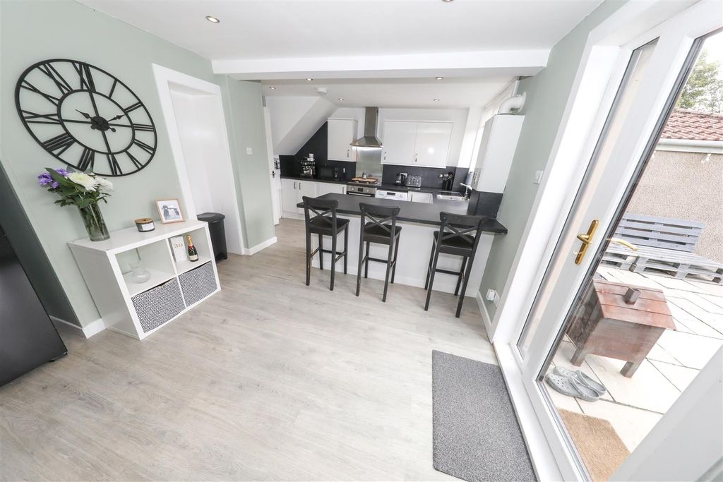 Property photo 2 of 19 c