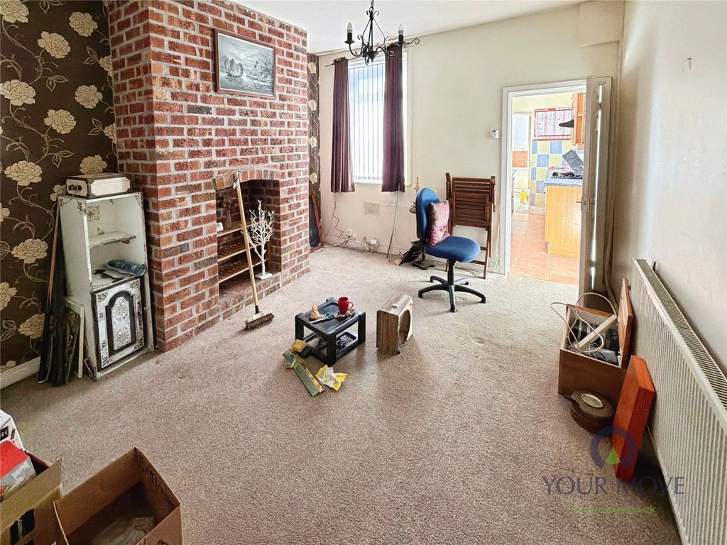 Property photo 3 of 10 Dining Room