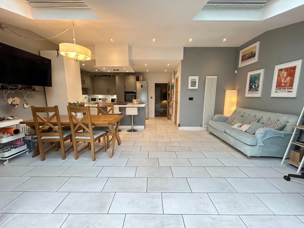 Property photo 2 of 23