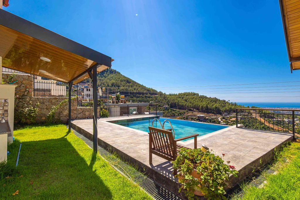 Property photo 3 of 24 Idyllic Nature View Alanya Villa For Sale - Unbeatable Sea Views