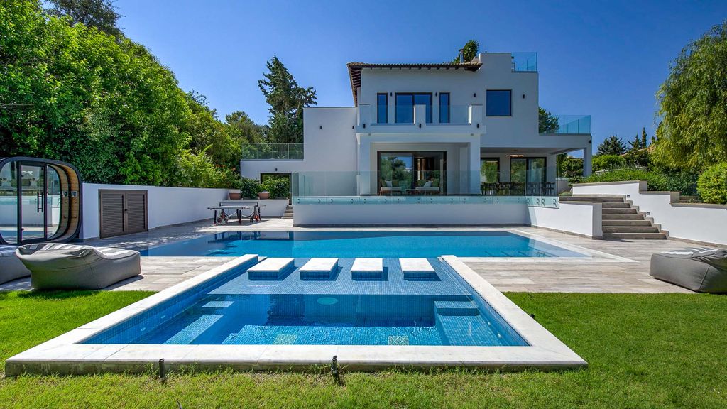 Property photo 2 of 71