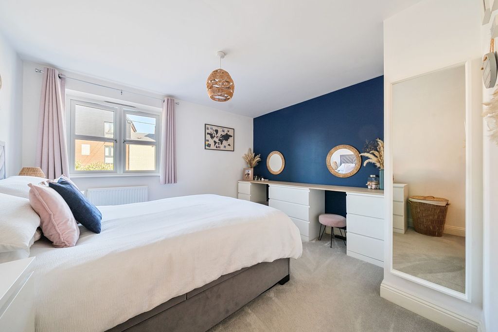 Additional image 10 of 2 bed flat for saleCarter Court, Hook RG27