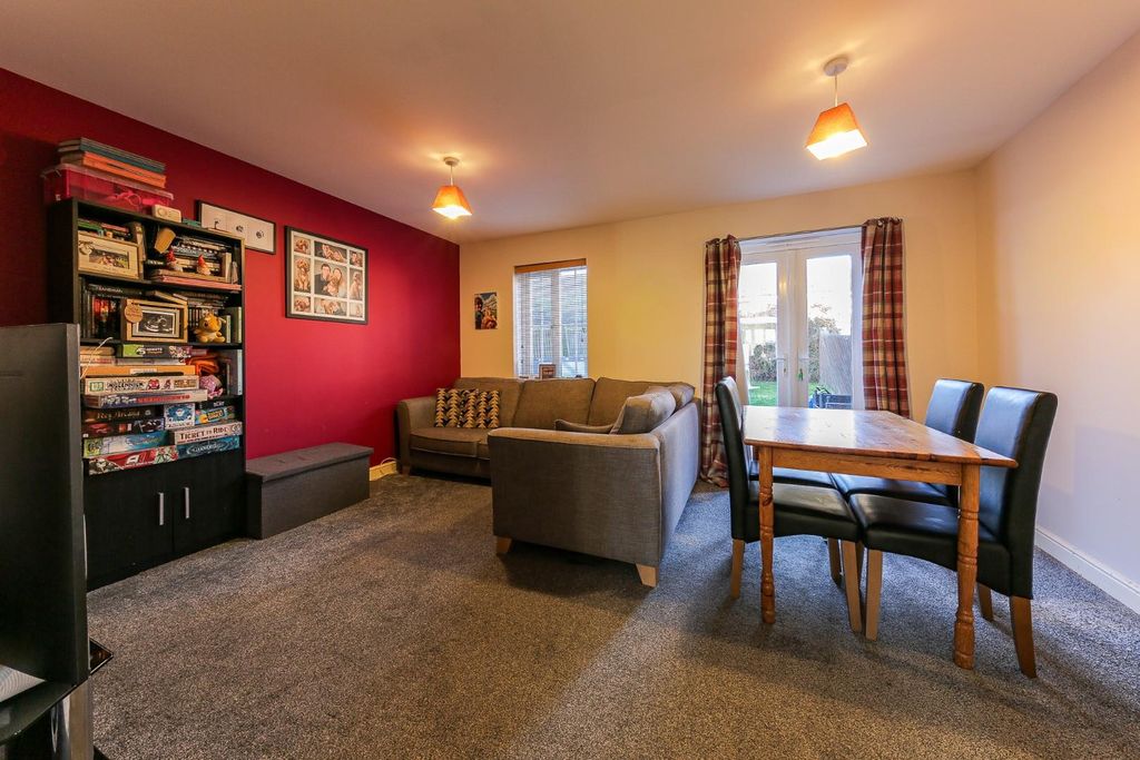 Property photo 3 of 14 Living Room