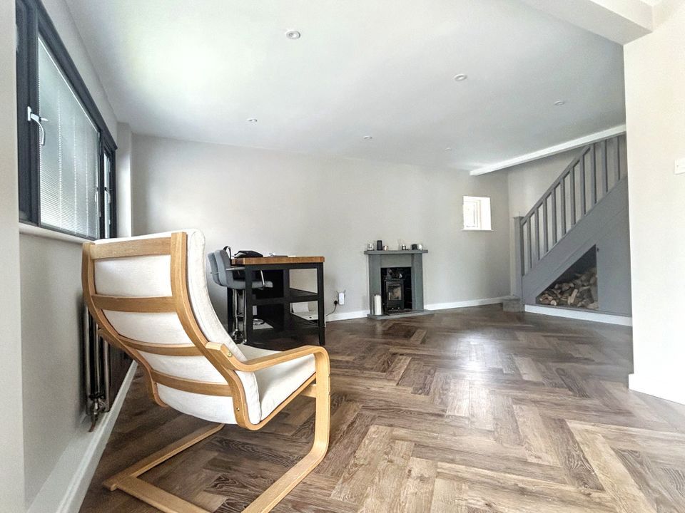 Property photo 3 of 14 Img0619