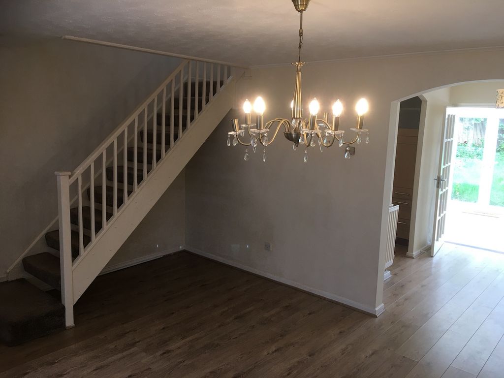 Property photo 3 of 27