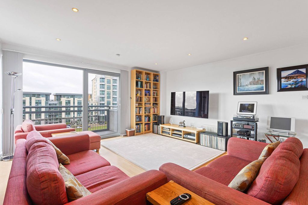 Property photo 3 of 23