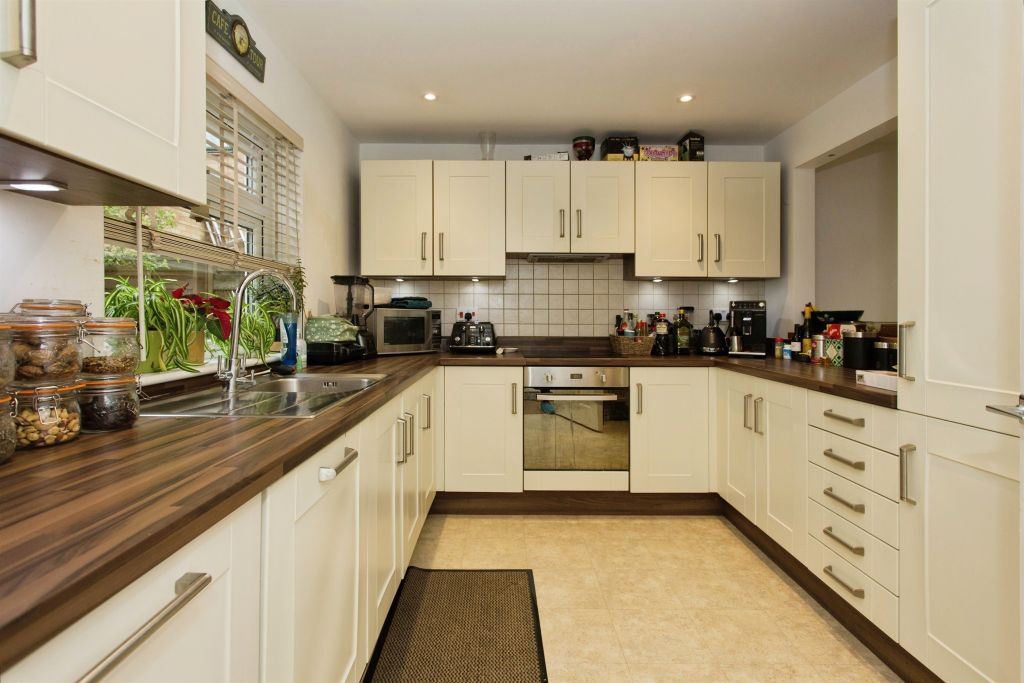 Property photo 3 of 16