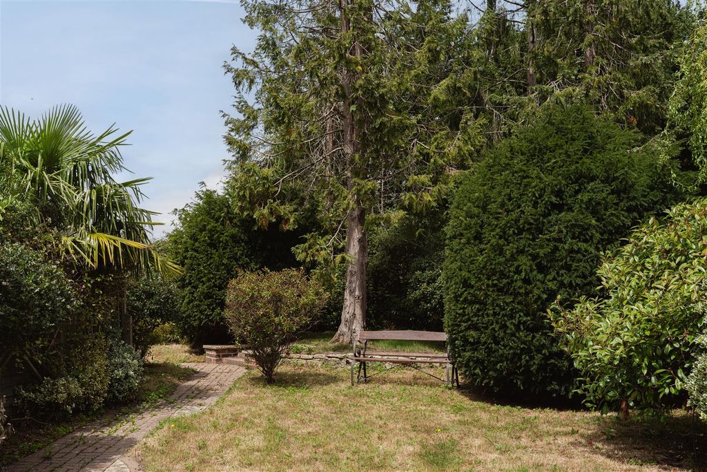 Property photo 3 of 18 13.Jpg