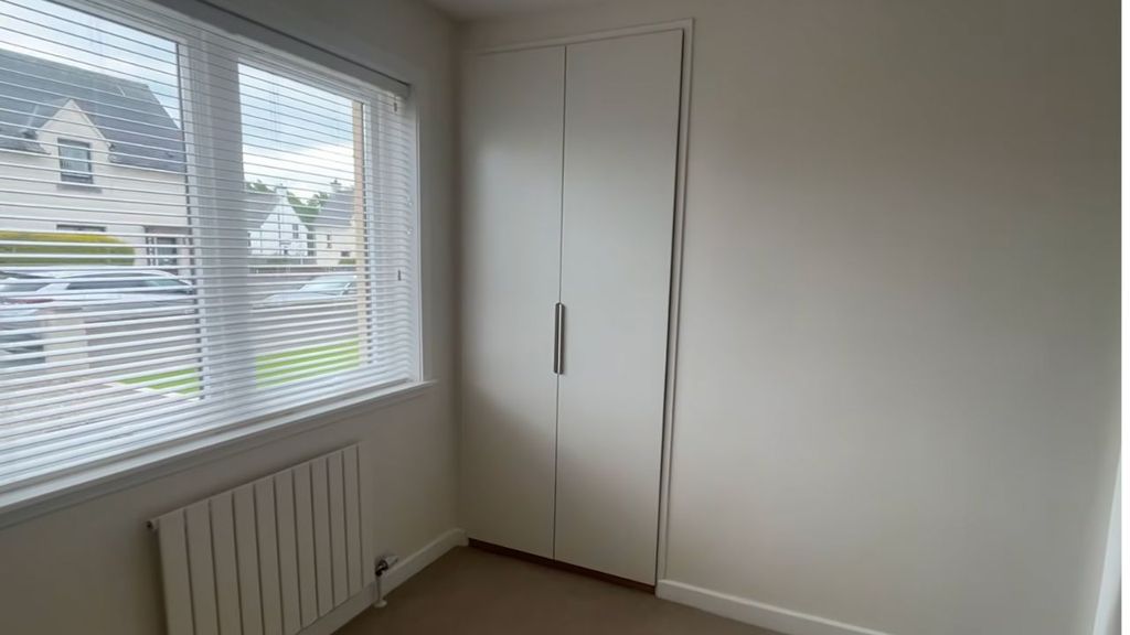 3 bed flat for saleBurns Crescent, Dingwall IV15 photo 5