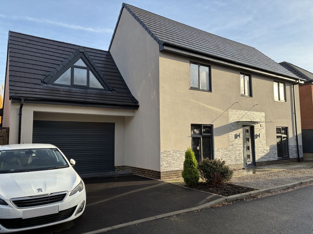 Property photo 1 of 21 Cornwall Drive