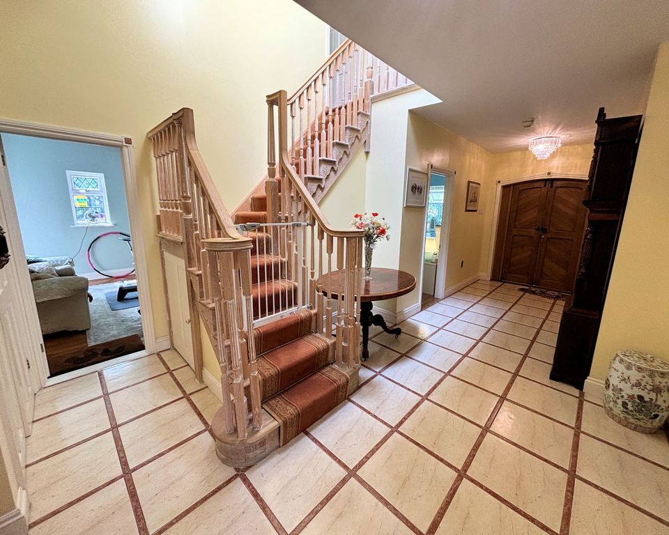 Property photo 3 of 40