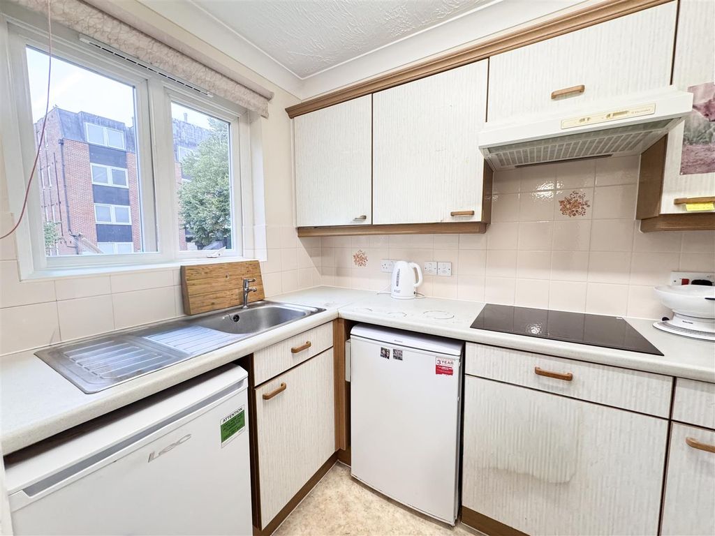 Property photo 3 of 11