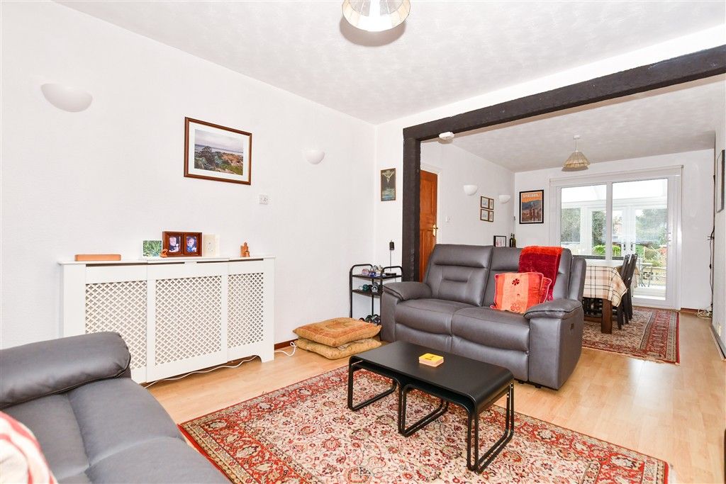 Property photo 2 of 12 Lounge