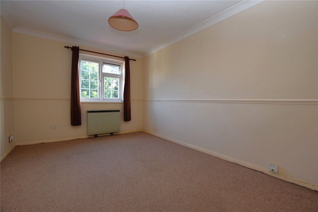 Property photo 3 of 6 Living Room