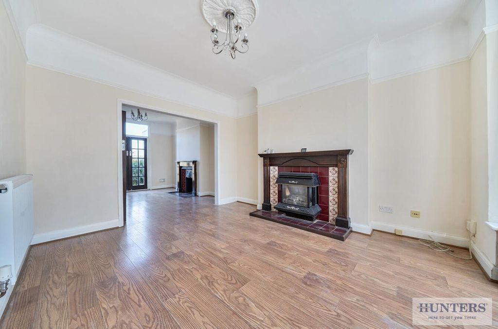 Property photo 3 of 22 7E7Db78A-25ce-48ba-8A36-25A0Ea391036.Jpg