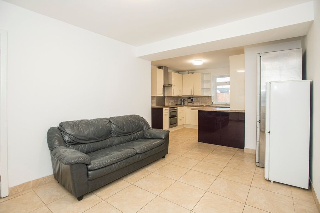 Property photo 2 of 13 4432911