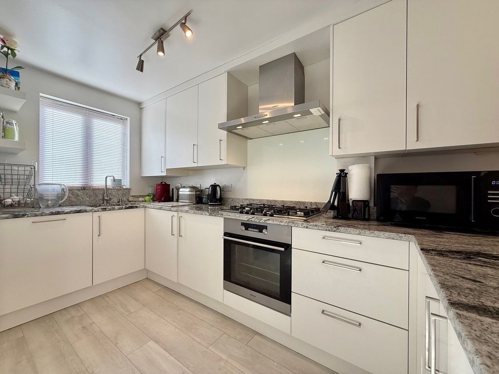 Property photo 3 of 22