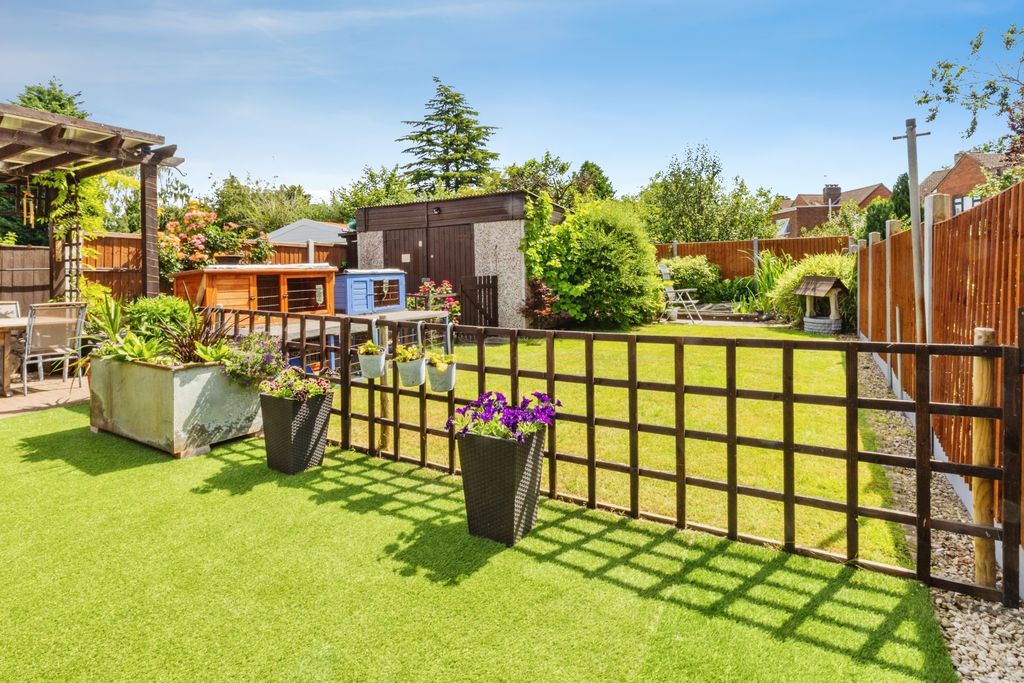 Property photo 2 of 20 2026-06-22-221Boulthamparkroad035