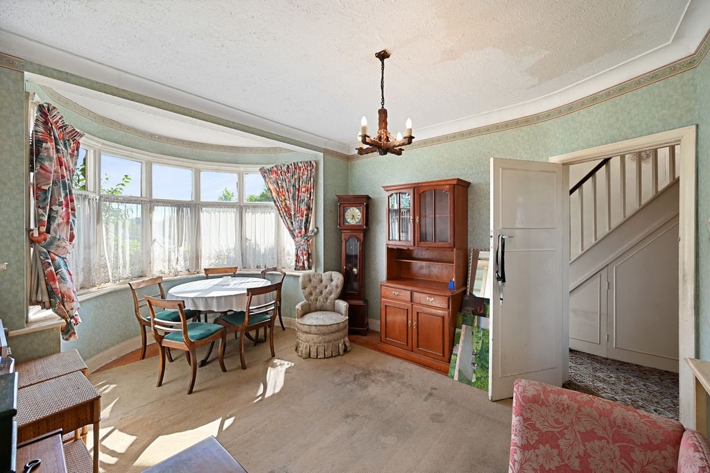 Property photo 3 of 13 10