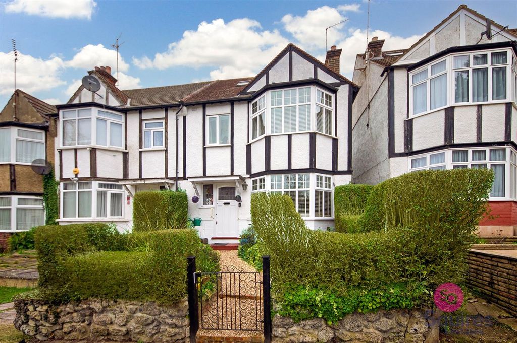 Property photo 3 of 22