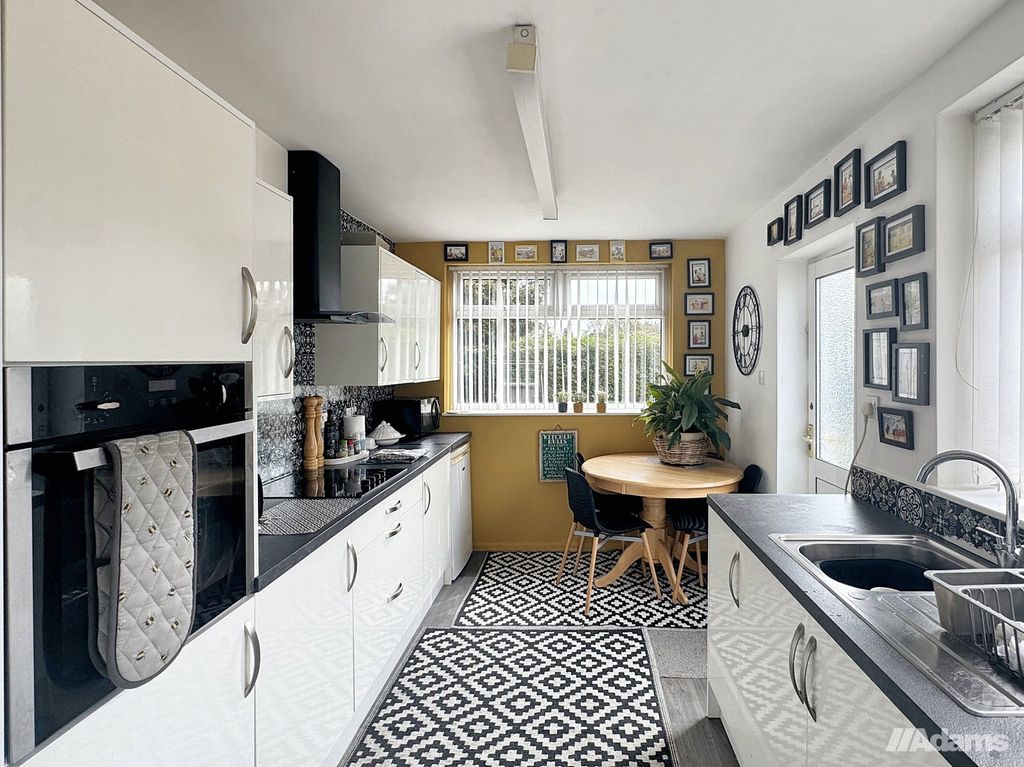 Property photo 2 of 30