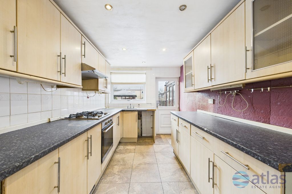 Property photo 3 of 16 Kitchen