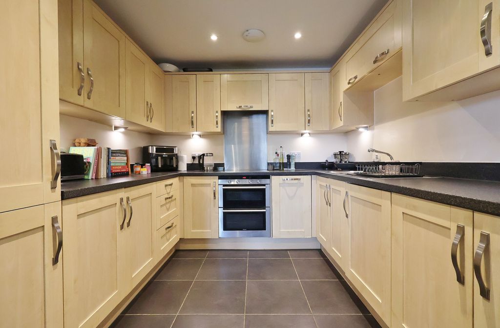 Property photo 2 of 30