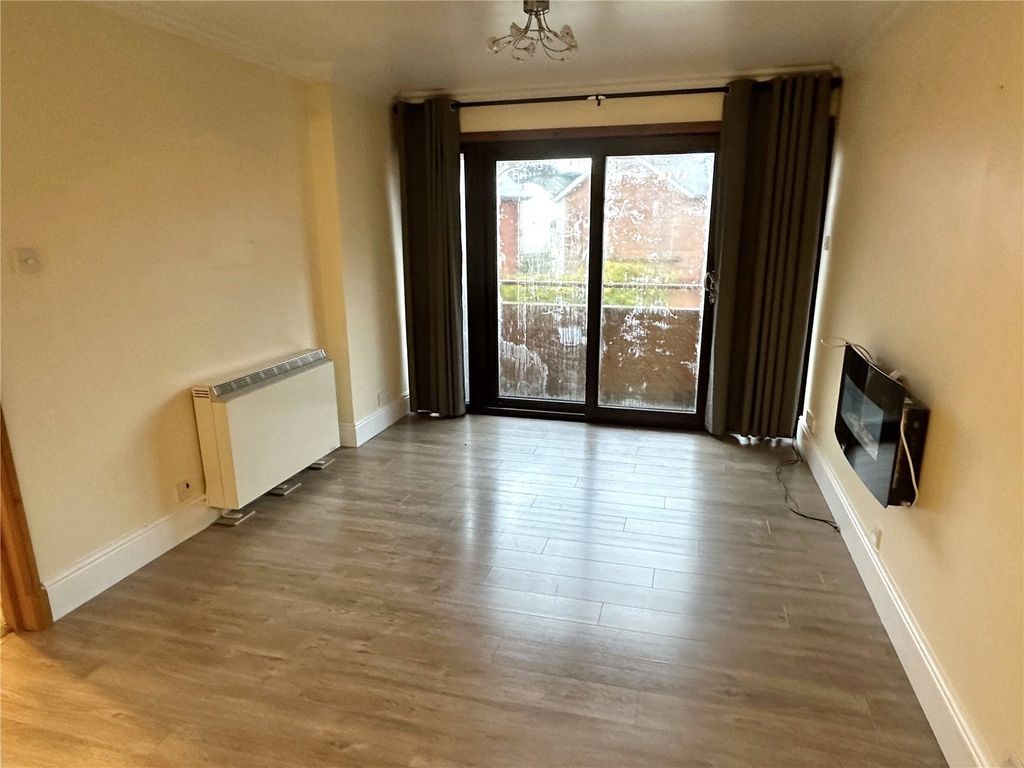 Property photo 2 of 13 Picture No. 27