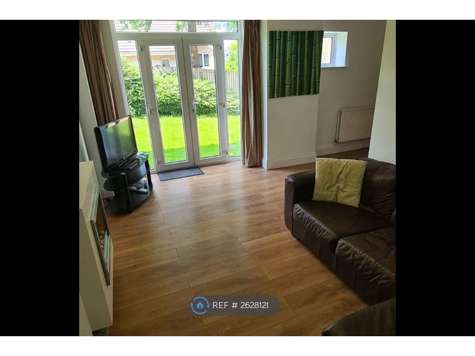 Property photo 1 of 16 Living Room