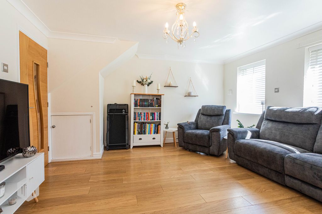 Property photo 3 of 22 Picture No. 30