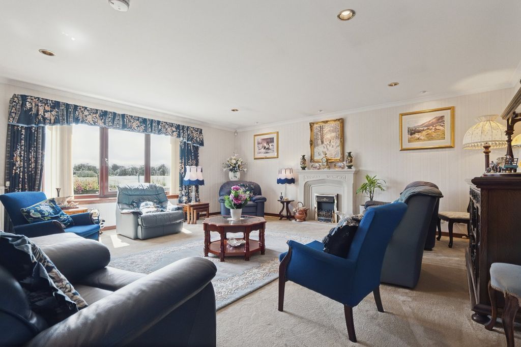 Property photo 3 of 14 Picture No. 05