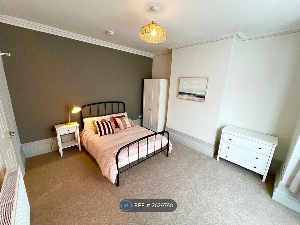 Property photo 1 of 12 £595Pm