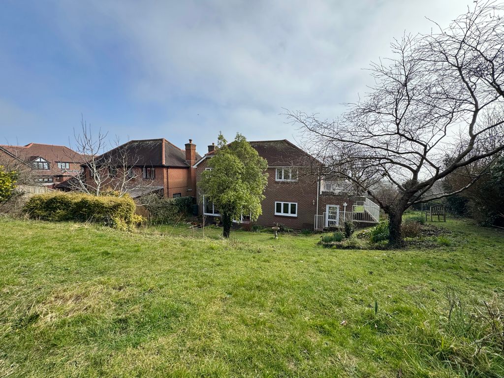 Property photo 3 of 32